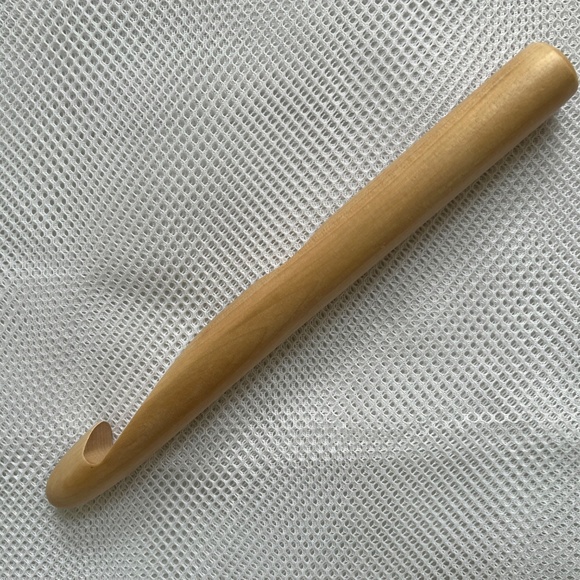 Crochet Hook Wood Size 50 US 25.00 mm Very Large - Picture 1 of 4